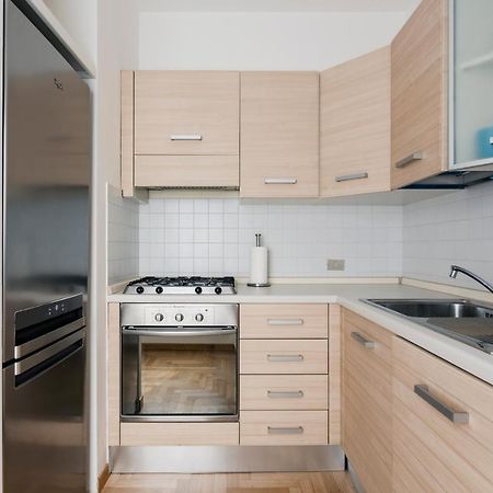 Living Brera, A Unique Experience - Vicolo Fiori Apartment Milan Luaran gambar