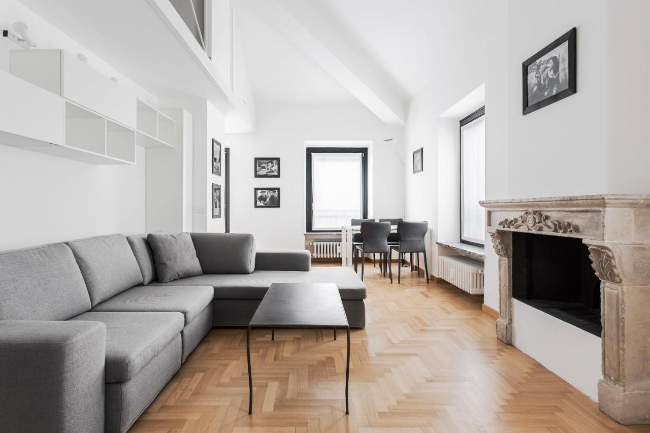 Living Brera, A Unique Experience - Vicolo Fiori Apartment Milan Luaran gambar