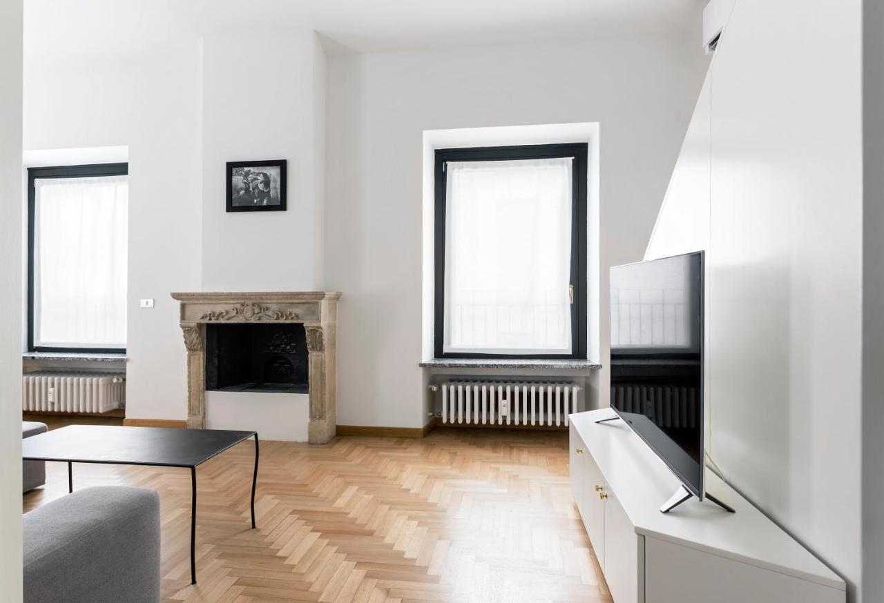 Living Brera, A Unique Experience - Vicolo Fiori Apartment Milan Luaran gambar