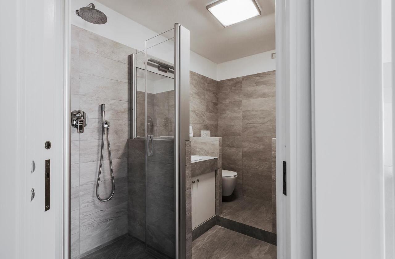 Living Brera, A Unique Experience - Vicolo Fiori Apartment Milan Luaran gambar