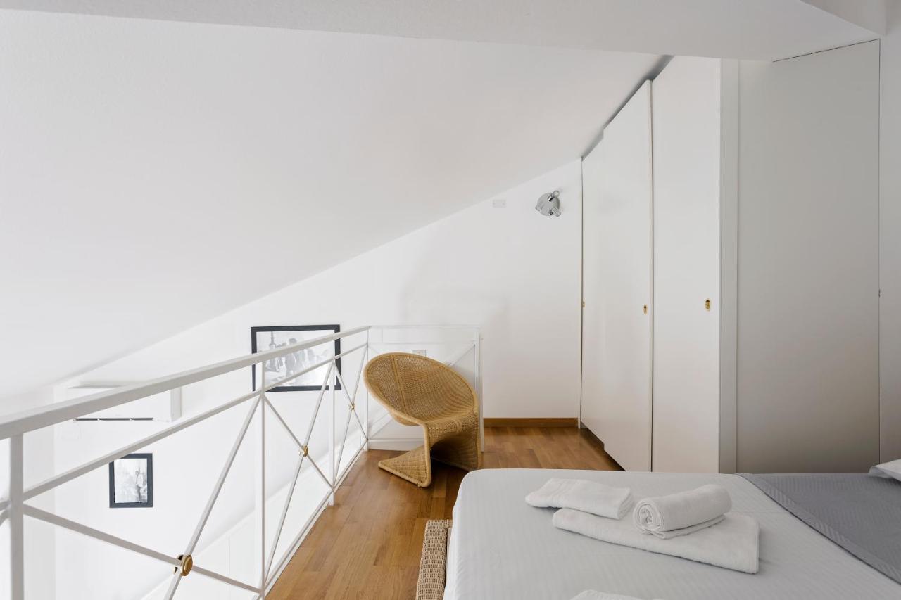 Living Brera, A Unique Experience - Vicolo Fiori Apartment Milan Luaran gambar
