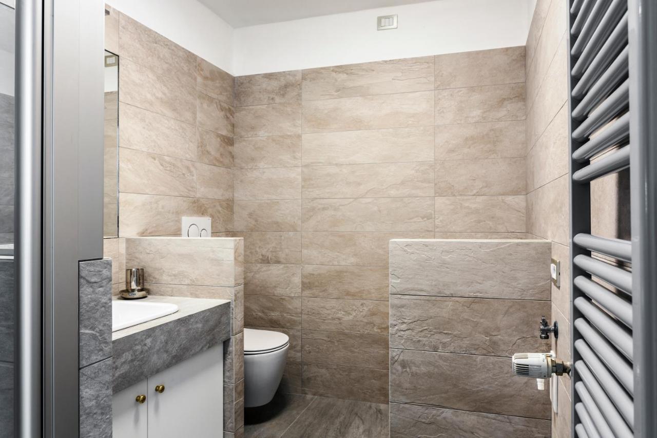Living Brera, A Unique Experience - Vicolo Fiori Apartment Milan Luaran gambar